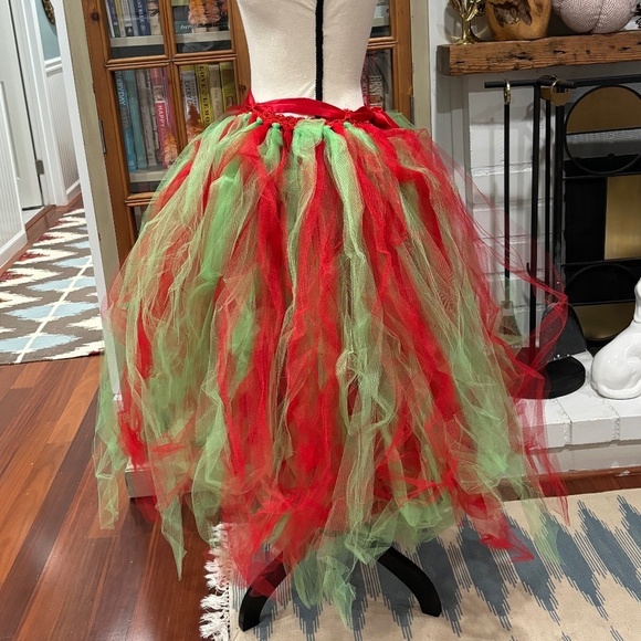 Christmas Red & Ivy Extra Full LED Lit Maxi Tulle Skirt - Picture 3 of 10